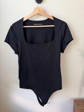 Abercrombie & Fitch Black Square Neck Short Sleeve Bodysuit (Slim Fit)